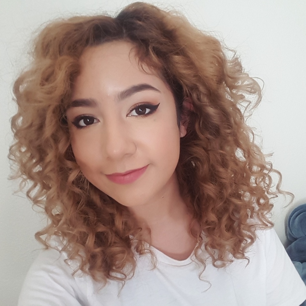 Meet your Posher, Adilene